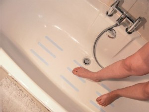 Tenura Aqua Safe Anti Slip Tub Strips – Roll of 3 m (9.8 ft)